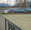 Tennisplatz in neuem Gewand